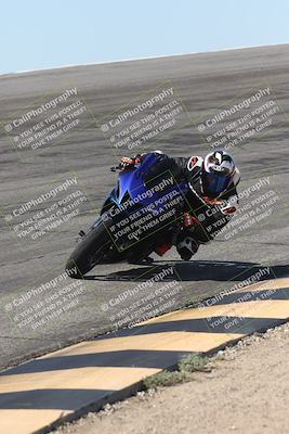 media/Oct-13-2025-Moto Forza (Mon) [[a66d839500]]/4-C Group/Session 2 (Bowl)/